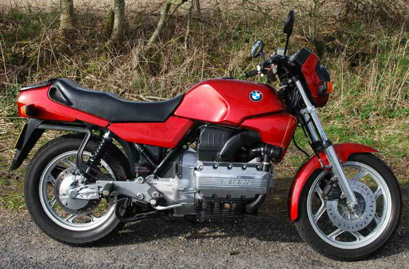 La BMW K100 fue la primera BMW que no incorporaba el clásico motor boxer.