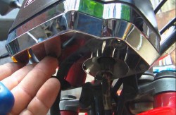Cuidado con las bombillas halógenas: no toque el cristal, puesto que perjudicará mucho su vida útil.