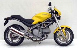 El primer cambio de cilindrada en la gama es esta Monster 600 aparecida sólo un año después de la comercialización del concepto original.