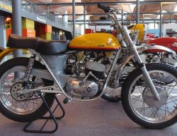 La Montesa Texas de 1966 fue el primer modelo 'fuera de carretera' de Motesa. Era una adaptación de la Montea Impala 175 a la que se le dió el aspecto de moto de montaña.