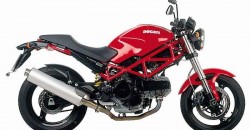 Otra evolución lógica de la gama pequeña de las Monster, que vuelve a crecer en cilindrada, alcanzando los 695cc y 73Cv a 8.500rpm.