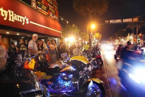 La otra concentración, la de los blancos, conocida también como 'Rally de la Asociación de Comerciantes de Carolina Harley-Davidson (CHDDA)'.