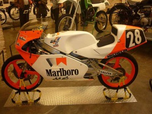 JJ Cobas de 125cc con la que ganó el Mundial de 1989 el piloto Alex Crivillé