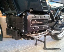 El corazón de la BMW K100. El motor de 4 cilindros e inyección Bosch.