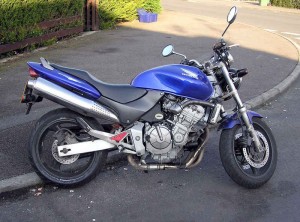 Honda CB600F Hornet, una motocicleta naked