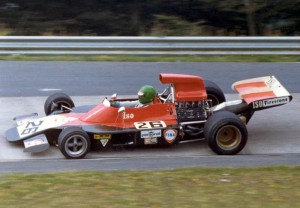 Henri Pescarolo en el circuito de Nurburgring en 1973, con un Iso-Marlboro IR.