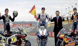 Toni Elías, Jorge Lorenzo y Marc Márquez celebran junto al Príncipe Felipe la consecución de sus títulos mundiales en las categorías de Moto 2, Moto GP y 125 cc