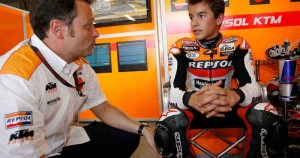 Marc con Emilio Alzamora durante el GP de Japón de 2008.