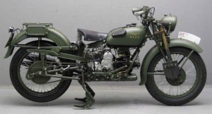La Moto Guzzi 500 Alce es una moto construida por Moto Guzzi entre 1938 y 1943 para las fuerzas armadas. Después de la guerra, permaneció en servicio con el ejército italiano es y con la policía de tráfico, para ser reemplazada en 1955 por la Moto Guzzi Falcone.