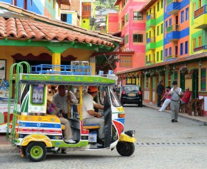 Mototaxi de 3 ruedas en Medellín (Colombia)