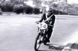 Valeriano Batallé sobre MYMSA 125 en las 24 horas de Montjuïc de 1955