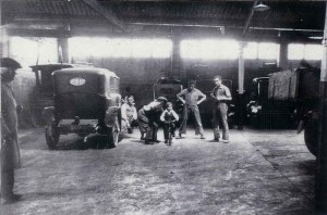Talleres Aragall en 1935 (de izquierda a derecha, José, Jaime, Guillermo y Francisco Aragall)