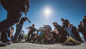 El equipo de carreras de Saroléa en la 'Isla de Man TT Zero'