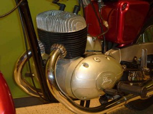 Hispano Villiers bicilíndrico de 250cc montado en una Rovena (marca de Sanglas) de 1964