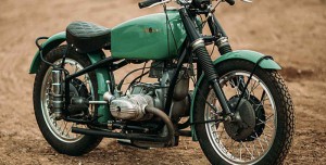 En 1954, la primera moto experimental M-52 con motor diseñado por la Oficina Central de Diseño, estaba lista para pruebas.