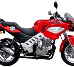 La Jonway YY250 YY250 es una moto potente y de bajo consumo basada en la BMW F650CS.
