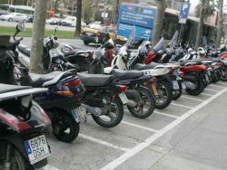 En la Comunidad de Madrid, el parque de motos pasó, entre 2005 y 2015, de 190.640 a 307.722 vehículos, un 61,4 por ciento más.