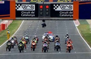 Parrilla de salida de una carrera de motoGP.